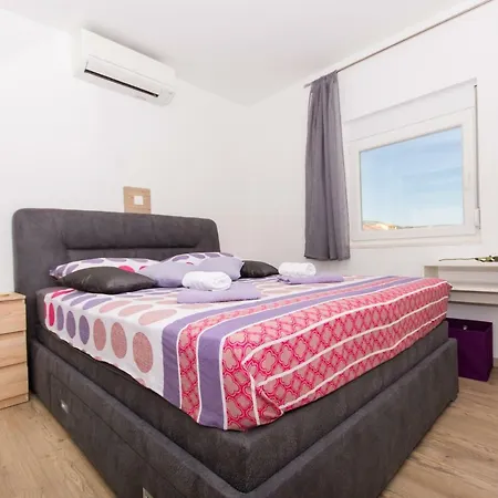 Initium,heated Pool Season *