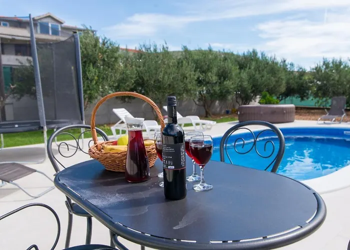 빌라 Initium,heated Pool Season