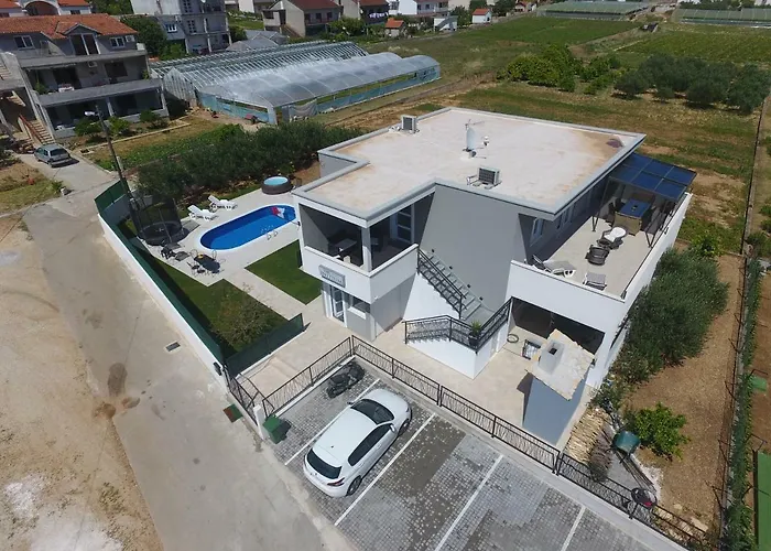 Initium,heated Pool Season * 트로기르