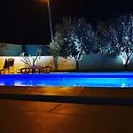 Initium,heated Pool Season Τρογκίρ