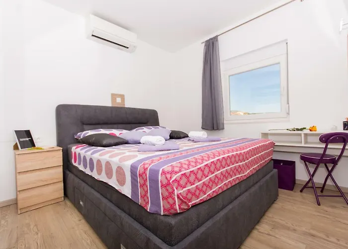 Initium,heated Pool Season *