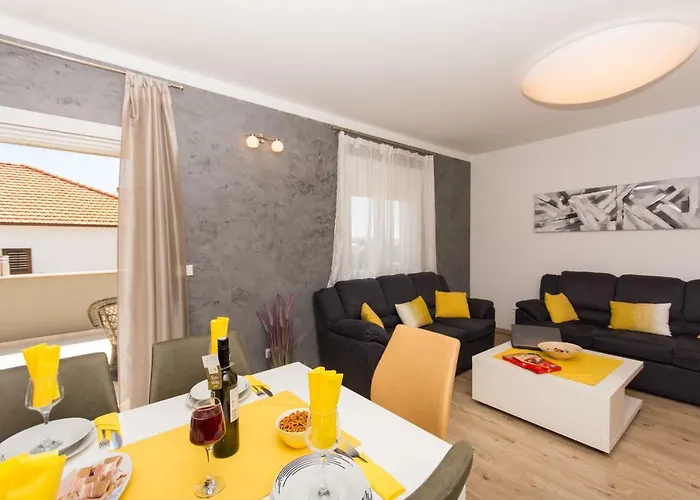 Initium,heated Pool Season * טרוגיר